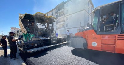 DAHA RAHAT ULAŞIM İÇİN ESKİL İLÇEMİZDE ASFALT SEFERBERLİĞİ