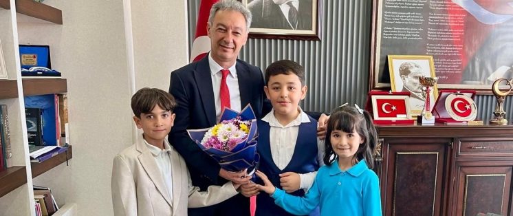 YENİ EĞİTİM YILI BAŞLADI: TÜM ÖĞRENCİ, ÖĞRETMEN VE VELİLERE HAYIRLI OLSUN